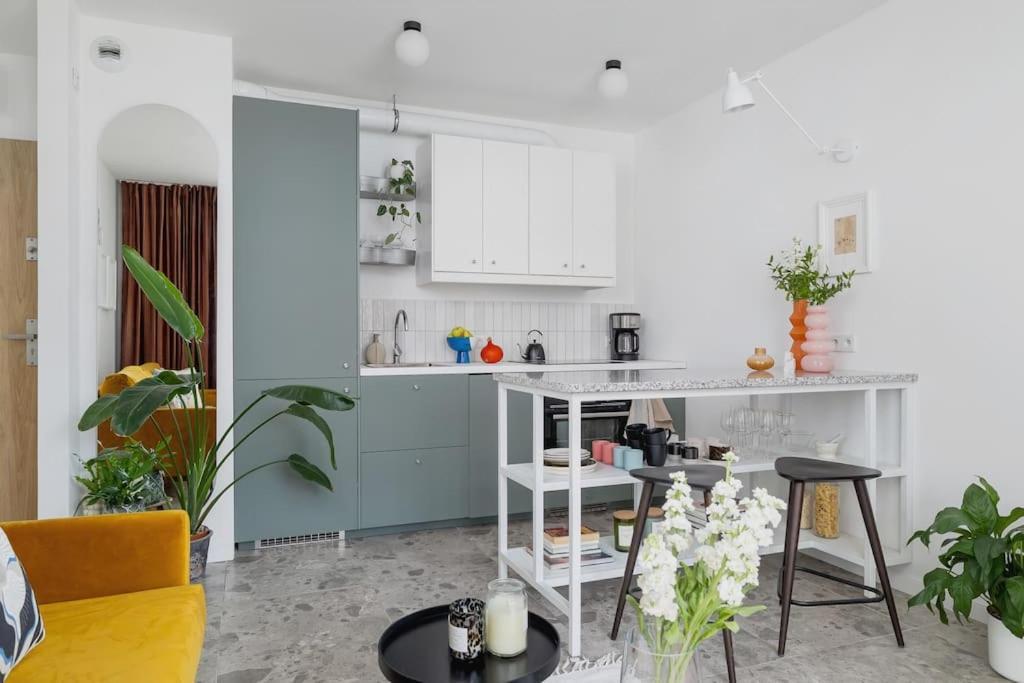 Apartment With Balcony, Private Parking - Bagry - Goszczynskiego 1 Krakow